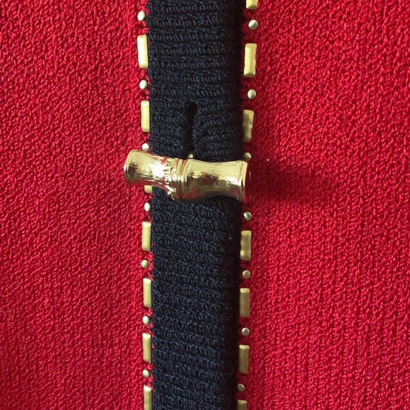 St. John sweater in pristine condition. - Picture 4 of 4